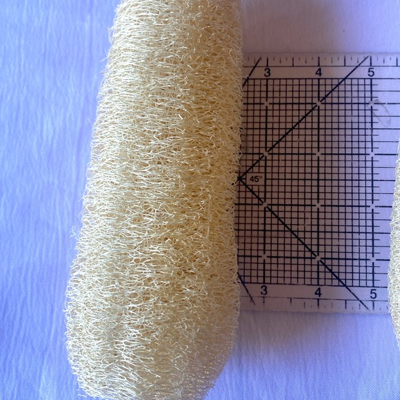 Natural Loofah Sponges. Set of 3 - Picture 2 of 5